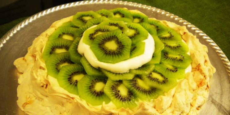 kiwi-pavlova