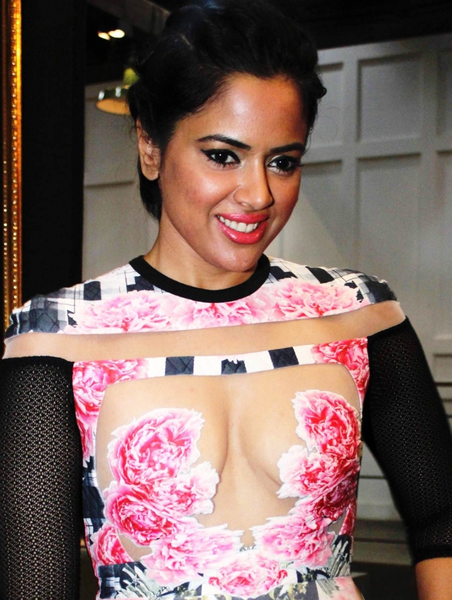 Sameera-Reddy-blenders-pride-house-of-style-fashion-tour-2013-1