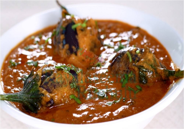 Spicy_and_tangy_brinjal_curry