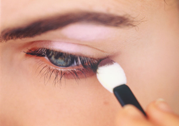 What Are The Top Mistakes To Avoid Getting The Perfect Eye Makeup