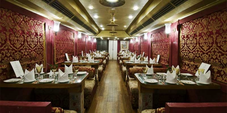 maharaja-express-dining
