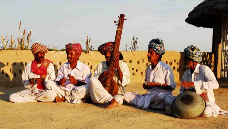 folk-music-at-rann-utsav