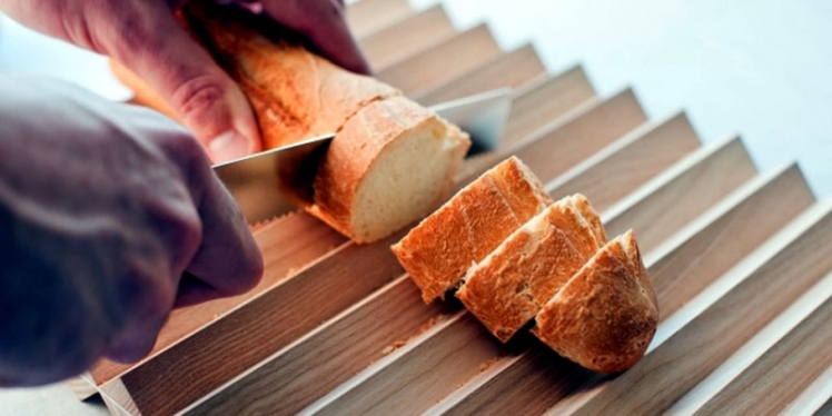 9-bread-cutting-board