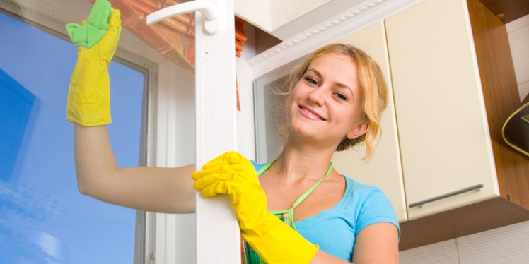 woman-cleaning