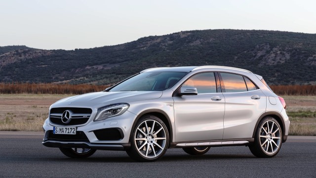 2015-mercedes-benz-gla45-amg-01-1