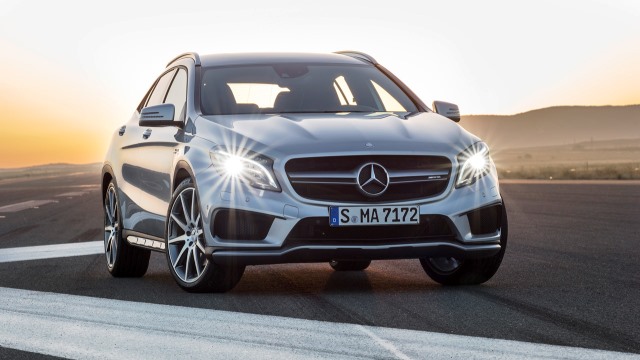 2015-mercedes-benz-gla45-amg-04-1