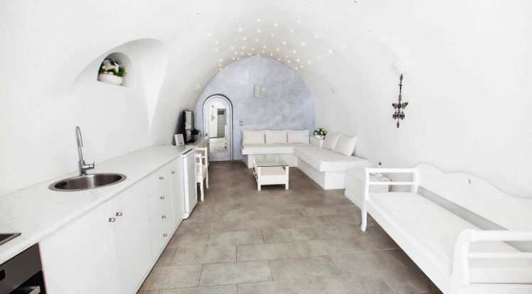 cave-house-santorini