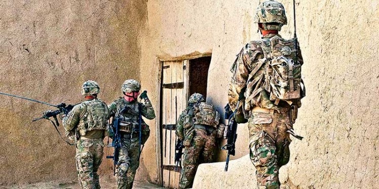 Afghanistan-house-raid1