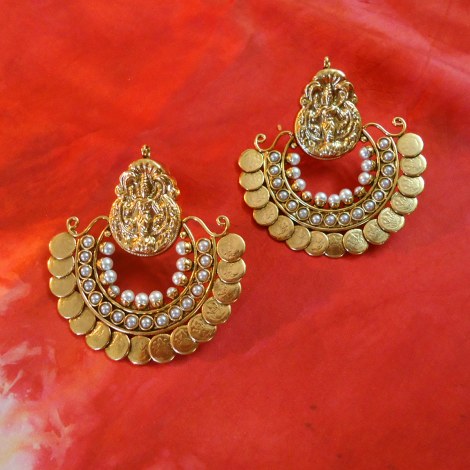 temple_earrings_pearls