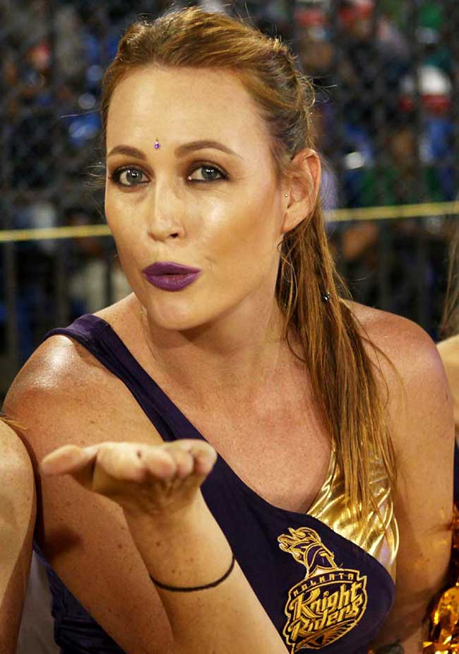 You will never forget the kisses from cheerleaders of Kolkata Knight Riders