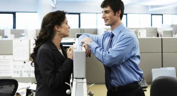 6 Reasons Why Should Not Date Your Colleague
