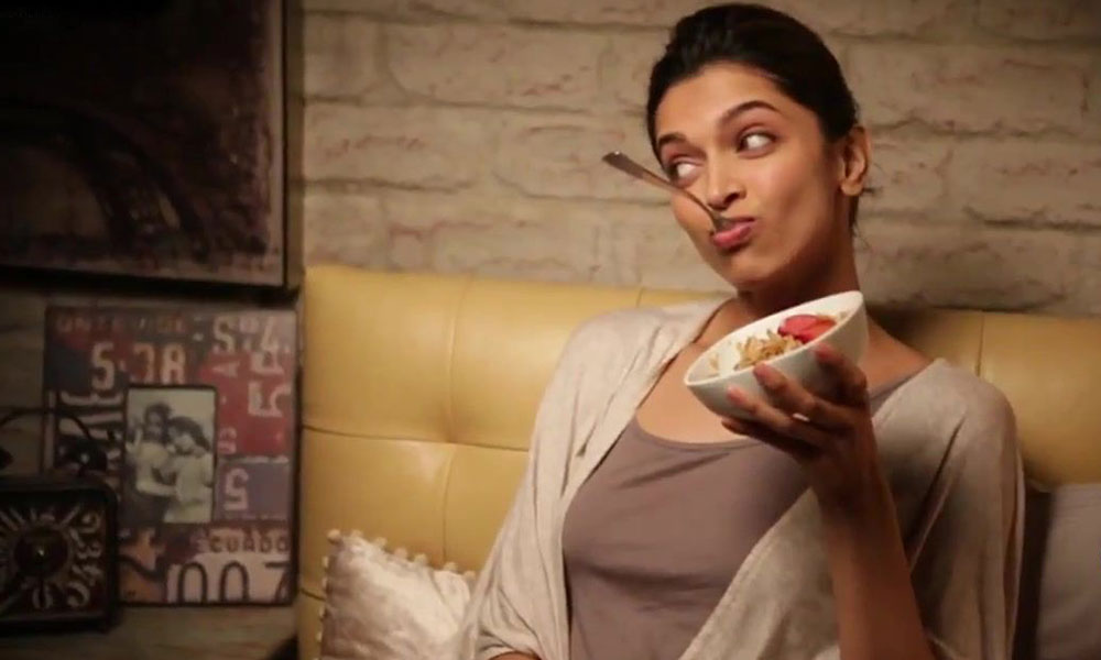 deepika-eating-feature