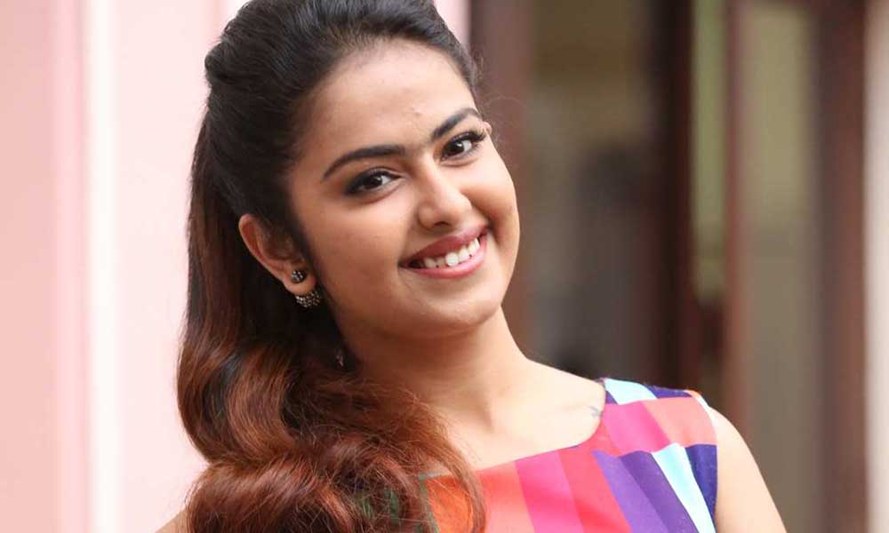 Avika-Gor-Stills