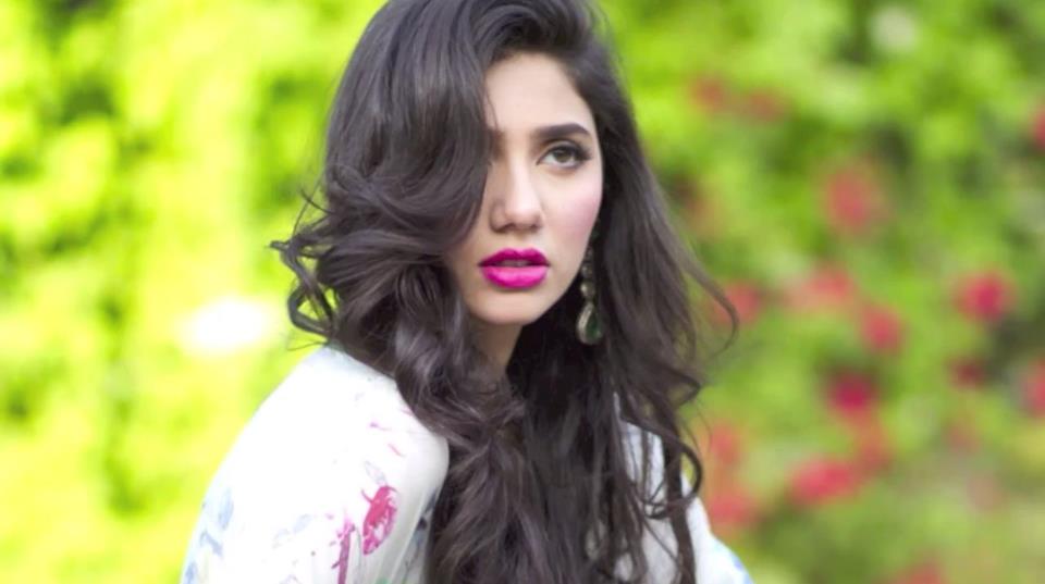 mahira-khan-hot