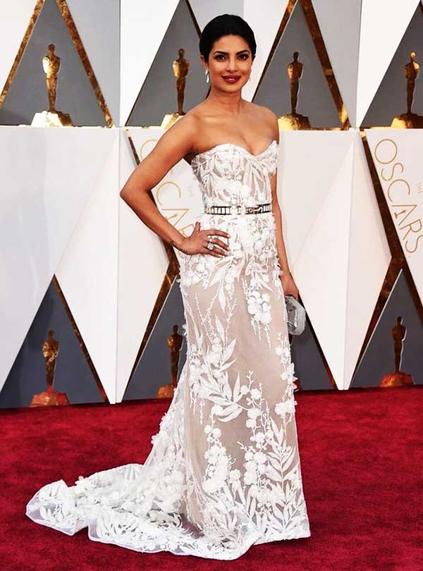 priyanka-chopra-at-oscar-awards-2016-red-carpet