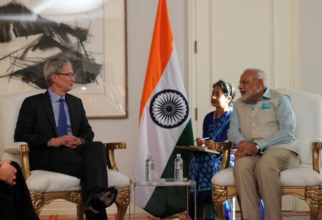tim_cook_modi