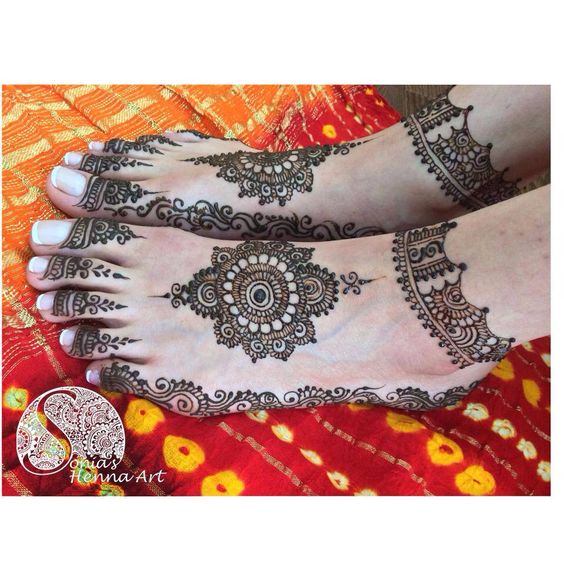 unique-mehndi-design-feet-2