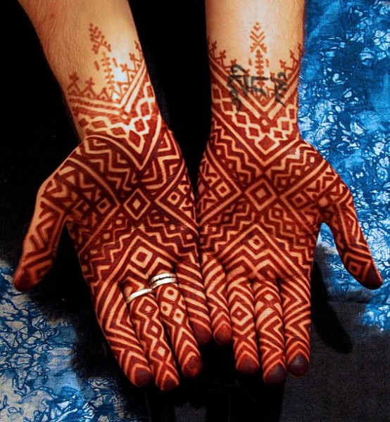 unique-mehndi-hands-5