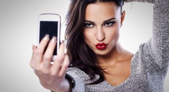 How To Look Better In A Selfie With The Help Of Few Tricks