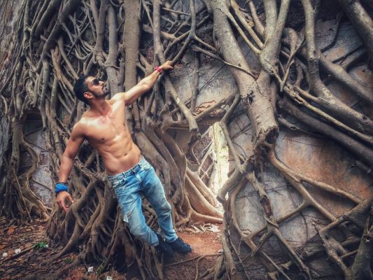 harshvardhan-rane-six-packs-stills-pics-body-photos