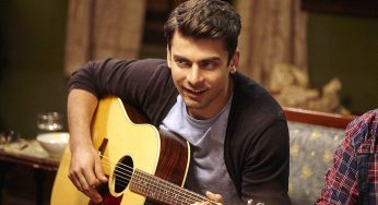 10 Reasons Why We Have Crush On A Guy Who Plays Guitar!