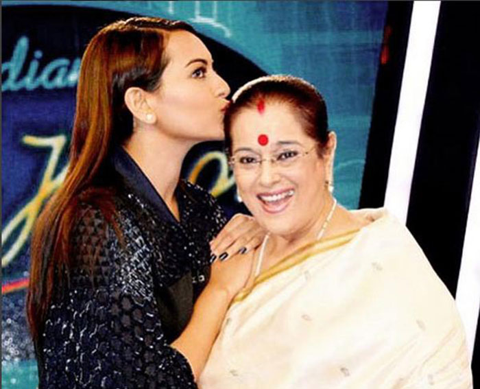 Bollywood daughters with their mothers