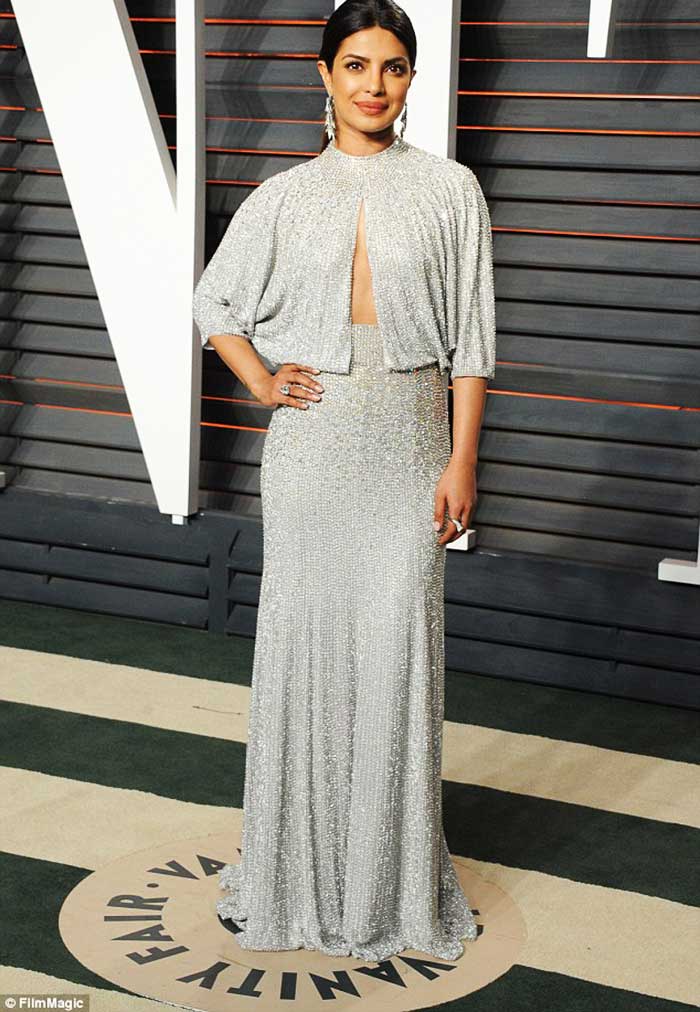 Bollywood actresses revealing dresses