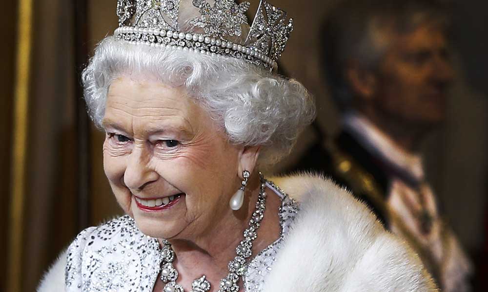 Queen Elizabeth II - 10 Crazy Powers That Queen Of England Has
