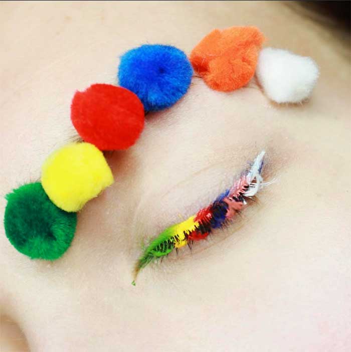 Pom pom make up