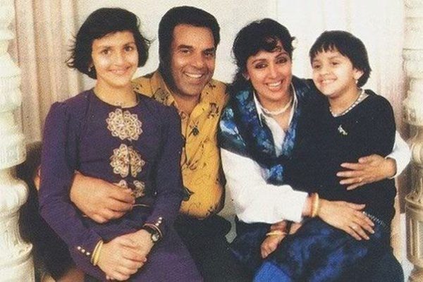 Dharmendra And His Daughters