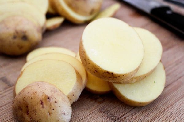 Potato Slice To Prevent Dark Circles