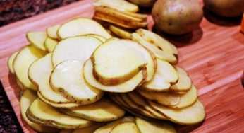 This Is The Reason Why You MUST Use A Potato Slice To Prevent Dark Circles!