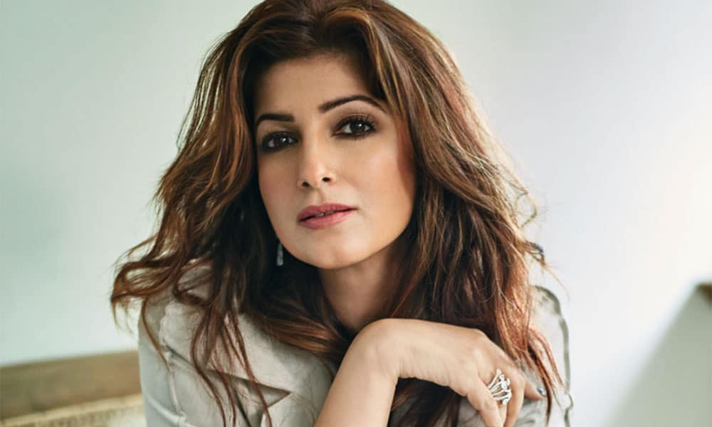 Hilarious things Twinkle Khanna said - She has a devil-may-care attitude to die for. There are times when mudslingers trolled her for no reason but she never stopped being herself.
