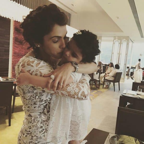 8 Pictures Of Isha Koppikar With Her Daughter That'll Make You Smile!