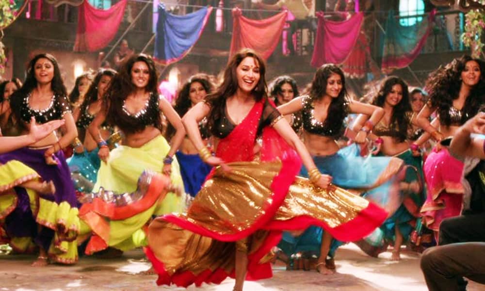 Facts About Background Dancers: Here's How Much They Earn!