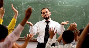5 Types Of Teachers You Had A Crush On In Your College Days!