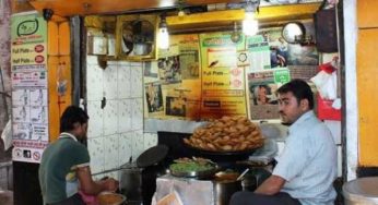 Know About This 50 Years Old Kachori Wala in Delhi