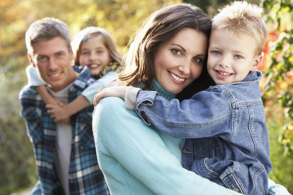 parents and kids hugs