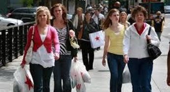 US consumer confidence dips in August