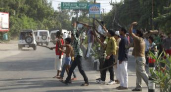 Muzaffarnagar toll reaches 21, army men fired at
