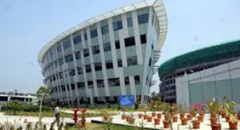 Infosys gives 400 percent interim dividend