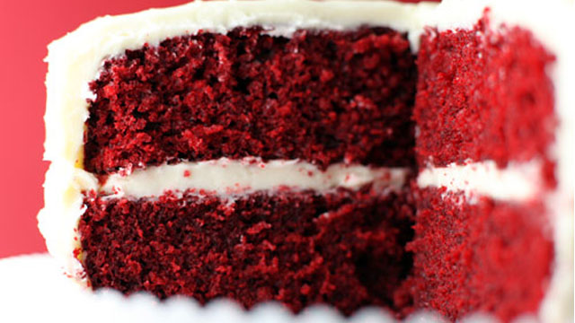 What are some recipes similar to the Waldorf Astoria red velvet cake?