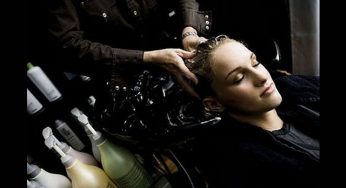 Glam up curly or dry hair using conditioner