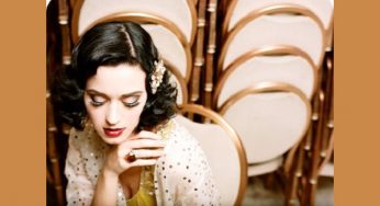 How To Flutter Fake Lashes In Style!