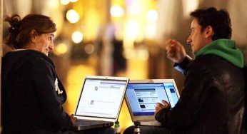 These 8 Things Will Help You Decide Whether You Should Indulge In Dating At Workplace