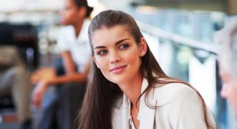 5 Ways You Are Hampering Your First Impression In A Job Interview