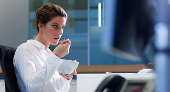 5 Unappetizing Reasons To Avoid Eating Lunch At Your Desk